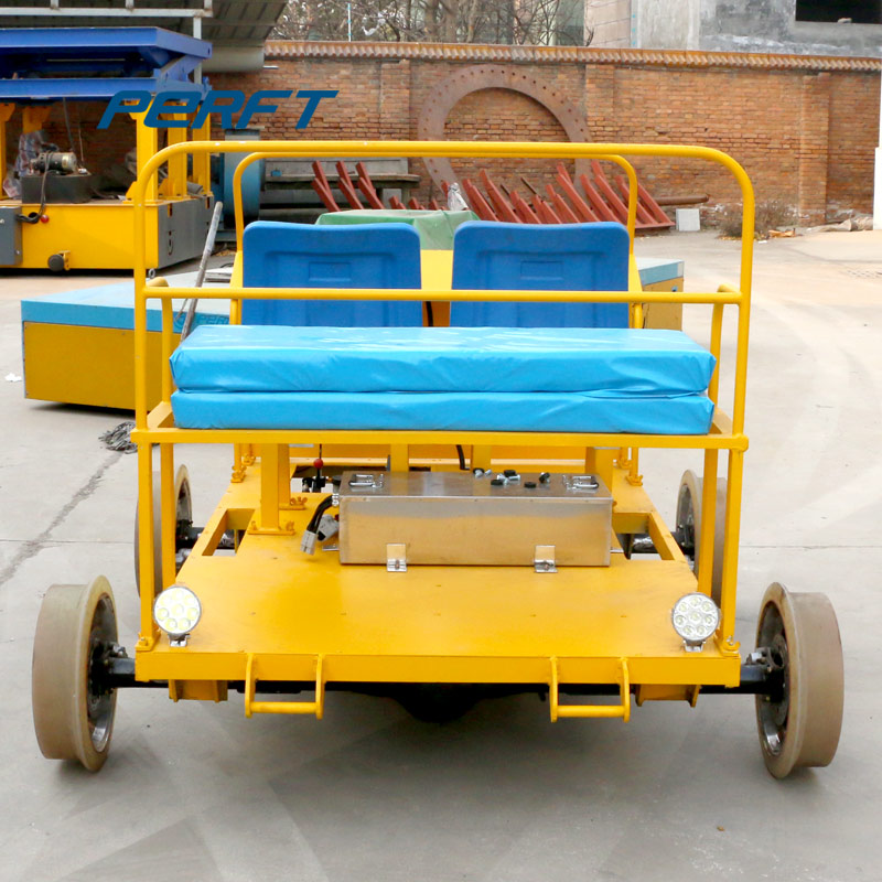 軌道檢修車的自重是多少？